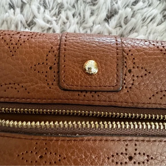 LOUIS VUITTON Cognac Monogram Mahina Leather Amelia Wallet - Picture 11 of 13